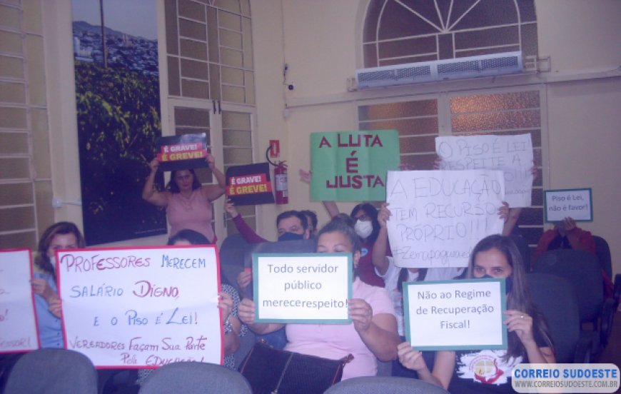 Greve dos professores foi tema dos intermináveis discursos na Câmara Municipal
