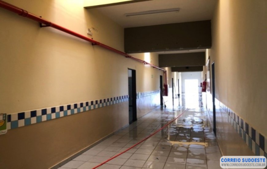 ESCOLAS MUNICIPAIS PASSAM POR INSPEÇÃO DO CORPO DE BOMBEIROS