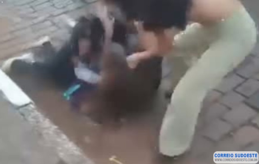 Briga entre estudantes adolescentes choca guaxupeanos