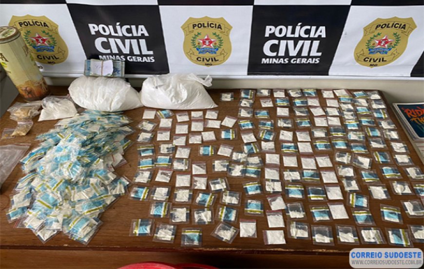 QUINHENTOS PAPELOTES DE COCACAÍNA E OUTRAS DROGAS SÃO APREENDIDAS EM MUZAMBINHO PELA POLÍCIA CIVIL