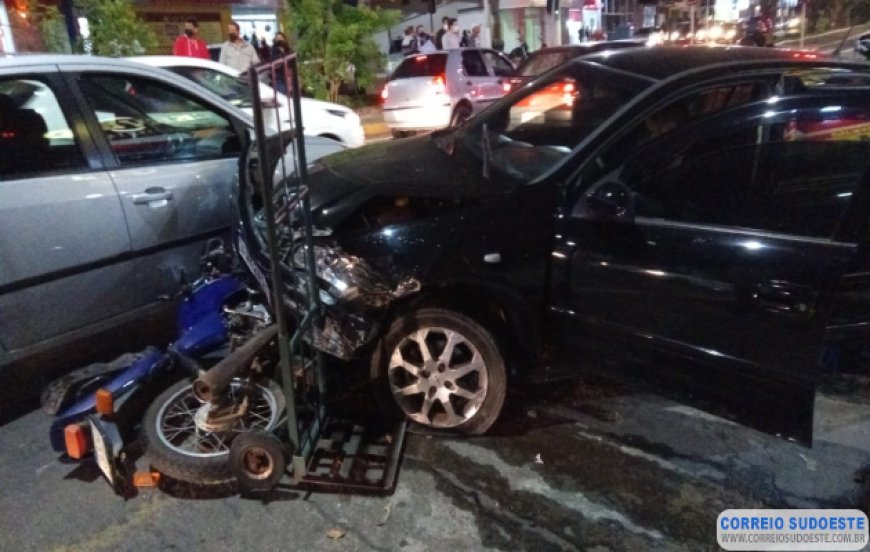 MOTORISTA QUE CAUSOU ACIDENTE NA GRANDE AVENIDA NÃO É HABILITADO