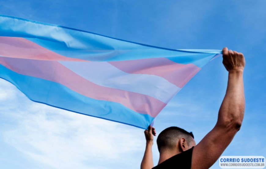 O QUE É TRANSFOBIA E COMO COMBATÊ-LA? ENTENDA!
