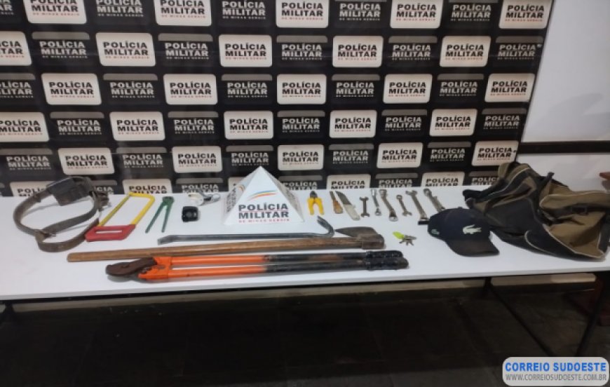 Policiais flagram dupla furtando fiação de telefonia móvel