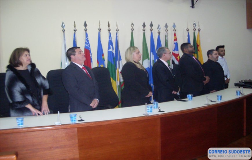 Câmara entrega “Medalhas do Mérito Legislativo”