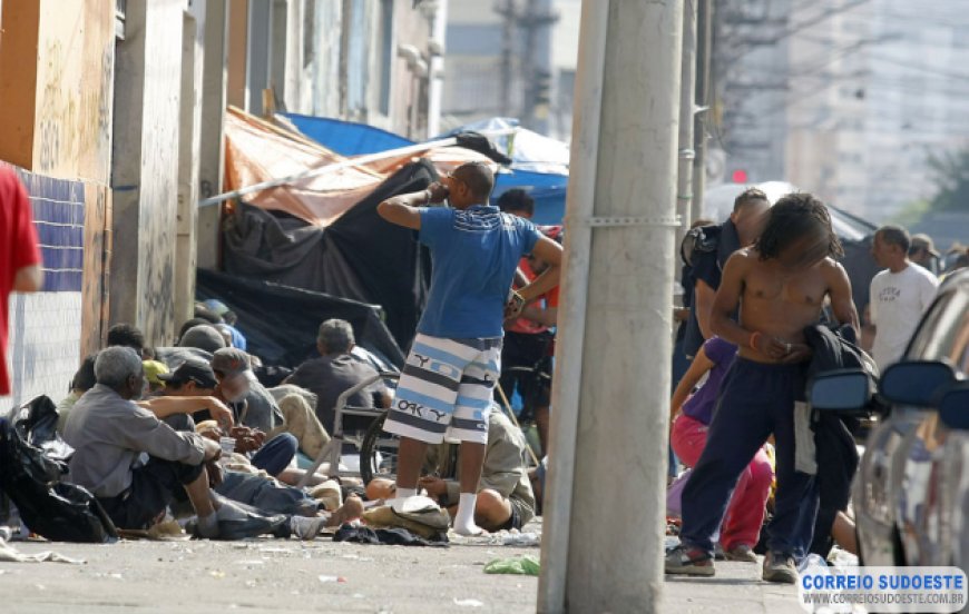 AOS DEPENDENTES QUÍMICOS: CARINHO, ATENÇÃO, TRATAMENTO. NUNCA CADEIA!
