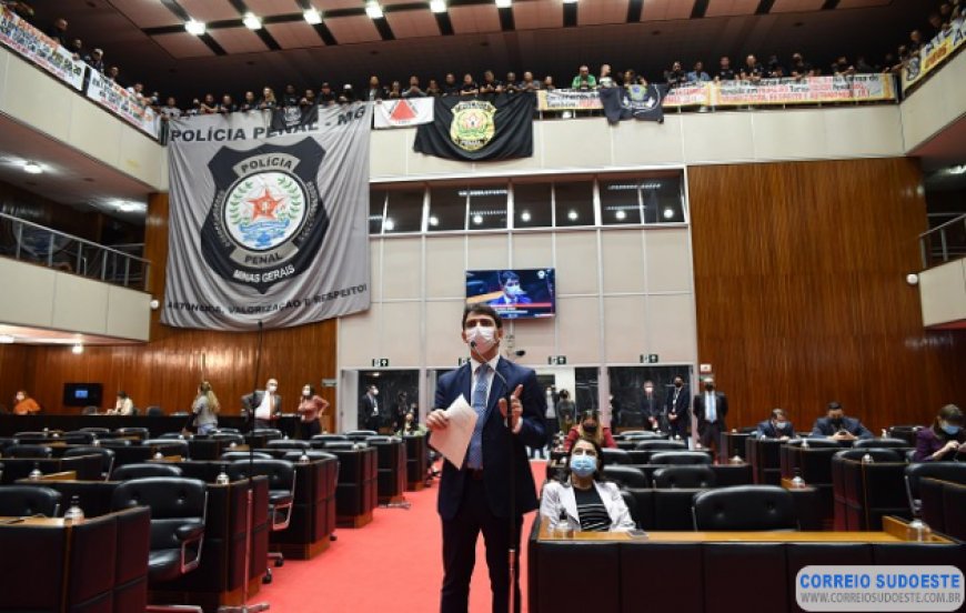 PEC que regulamenta a Polícia Penal em Minas é aprovada