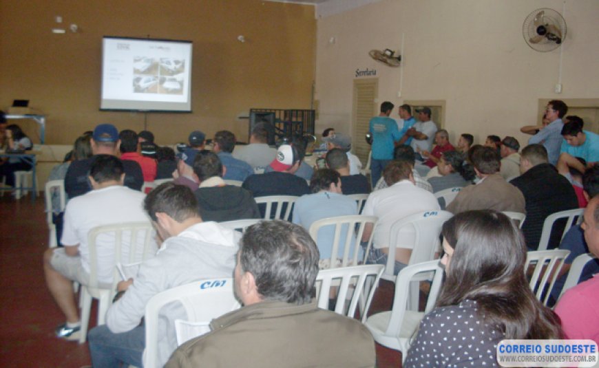 Leilão do Detran atraiu grande número de arrematantes