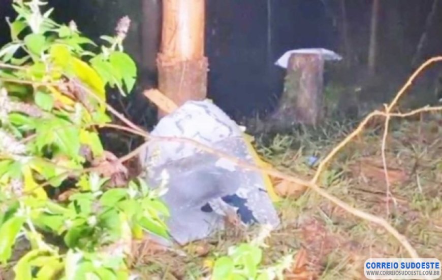 Avião cai durante tempestade e todos os ocupantes morrem