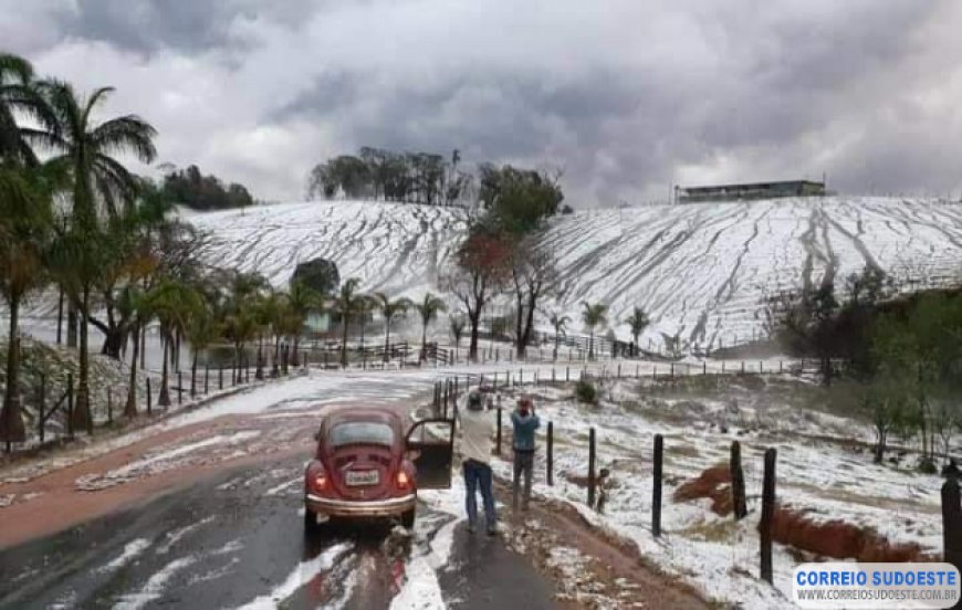 CHUVA DE GRANIZO ATINGE CIDADES E ZONA RURAL DA REGIÃO DE ANDRADAS