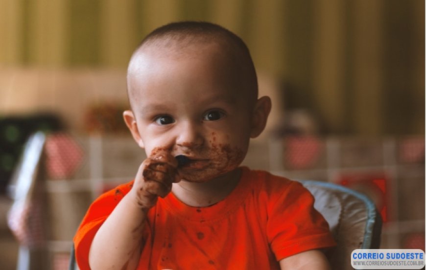 Chocolate x Crianças: A partir de qual idade é seguro oferecer doces para os pequenos?