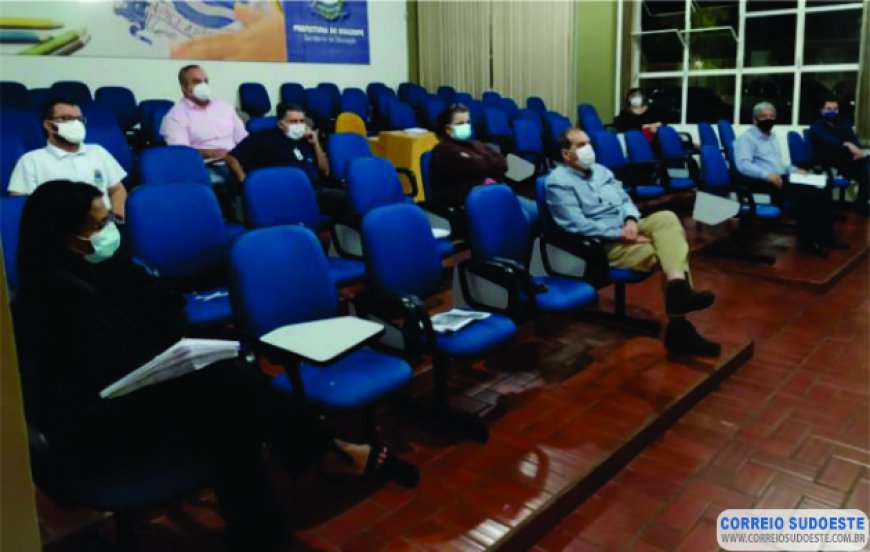 “SE NÃO PARARMOS AGORA VAI FICAR IMPOSSÍVEL”, ALERTA PREFEITO DR. HEBER EM REUNIÃO SOBRE NOVAS MEDIDAS RESTRITIVAS