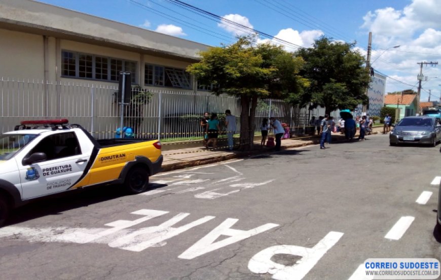 AGENTES DE TRÂNSITO E GM VÃO ACOMPANHAR TRÁFEGO PRÓXIMO DE ESCOLAS