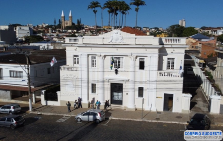 Câmara Municipal aprovou as contas do prefeito, mas vereador alerta para a persistência de supostas irregularidade