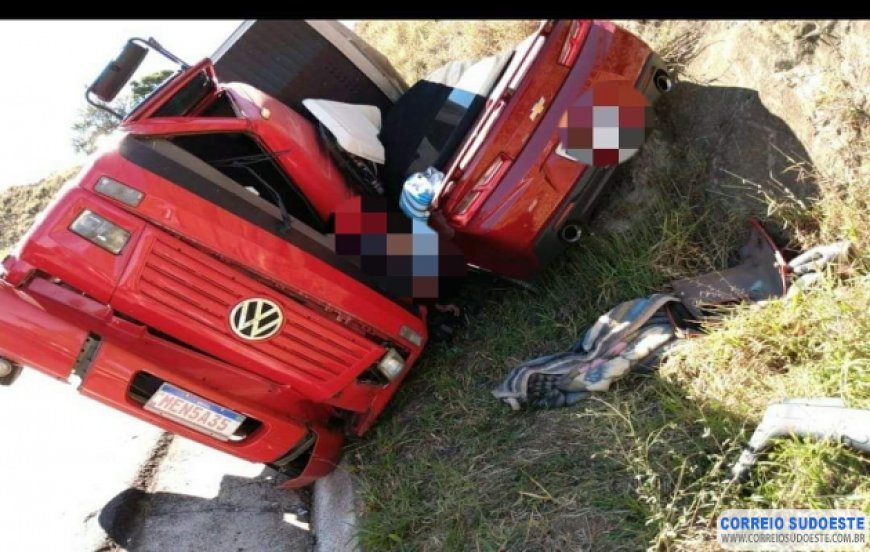 CAMINHÃO TOMBA EM CIMA DE CAMARO NA SERRA DE SÃO PEDRO