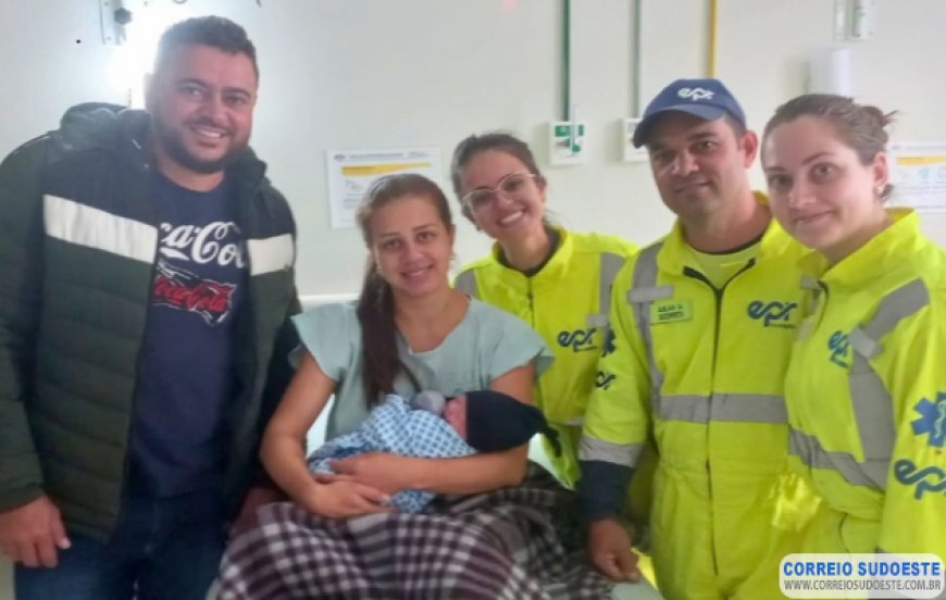 "Vou ser grato para o resto da minha vida", diz pai após filho nascer em ambulância da EPR Via Mineira na BR-040 em Minas Gerais