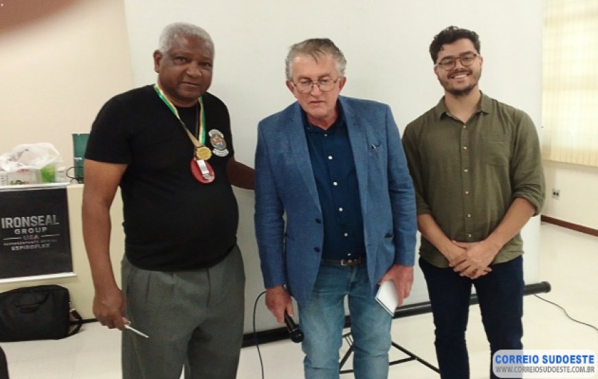 Conferência discutiu impactos da tecnologia na mente das crianças e dos adolescentes