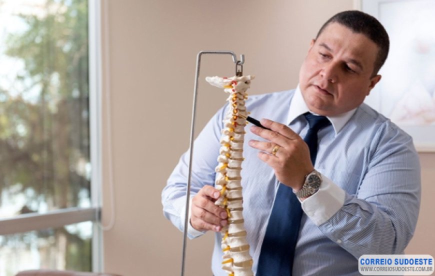 Hábitos comuns que prejudicam a sua coluna vertebral