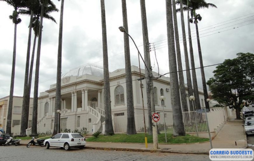 CÂMARA: SUBSÍDIO DE VEREADORES EM GUAXUPÉ TERÁ ACRÉSCIMO DE R$ 513,00
