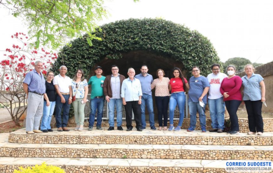 Deputado Ulysses Gomes visita entidades em Guaxupé