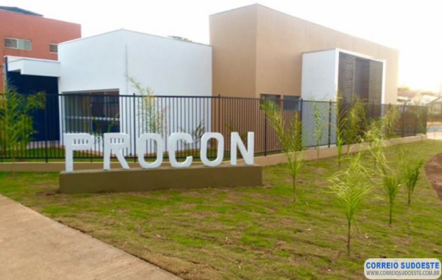 Procon de Guaxupé questiona postos de combustíveis sobre valores cobrados