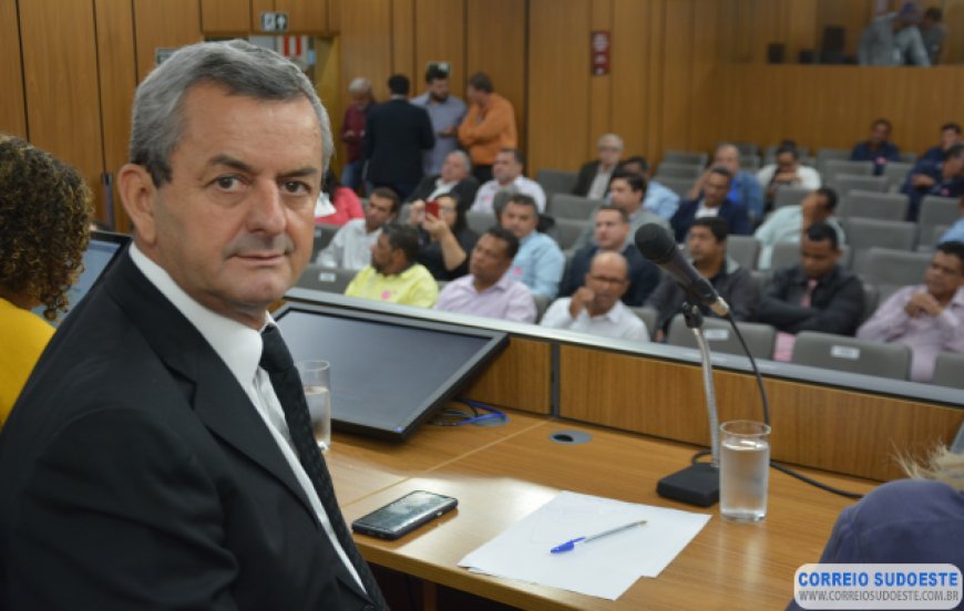 DEPUTADO ARANTES COBRA DA COPASA SOLUÇÃO PARA PROBLEMAS ENFRENTADOS POR MUNICÍPIOS