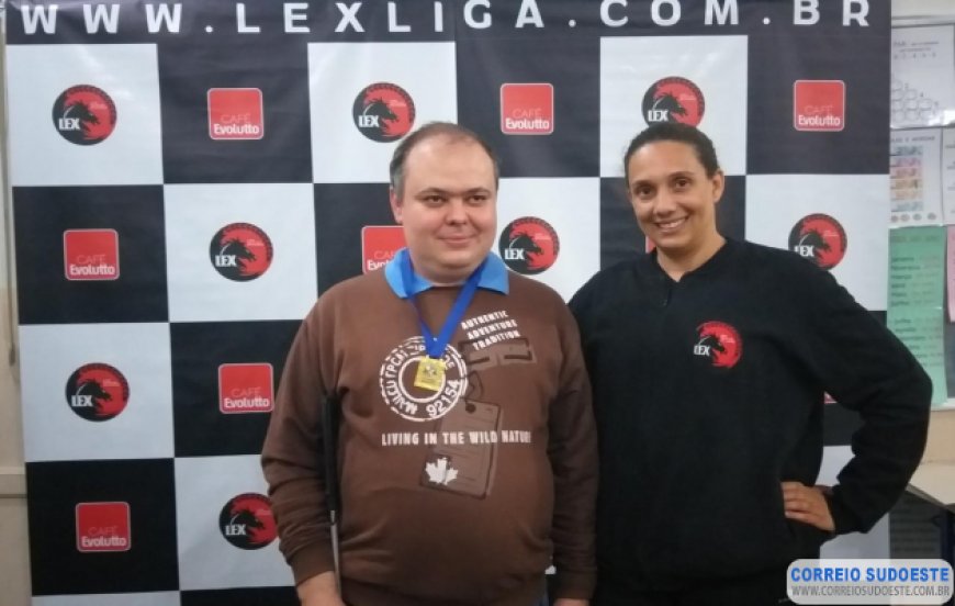 ÍCONE DO XADREZ GUAXUPEANO: VINÍCIUS ALENCAR DE CARVALHO