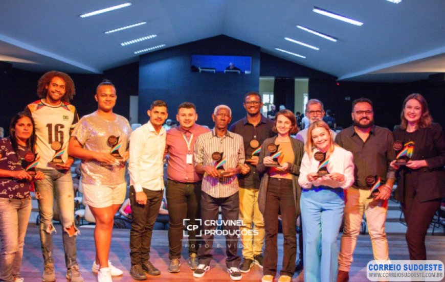 Guaxupé celebra diversidade com cerimônia do Prêmio Orgulho LGBT+ 2025