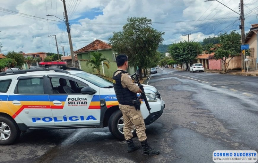 Mulher é presa por tráfico de drogas em Arceburgo