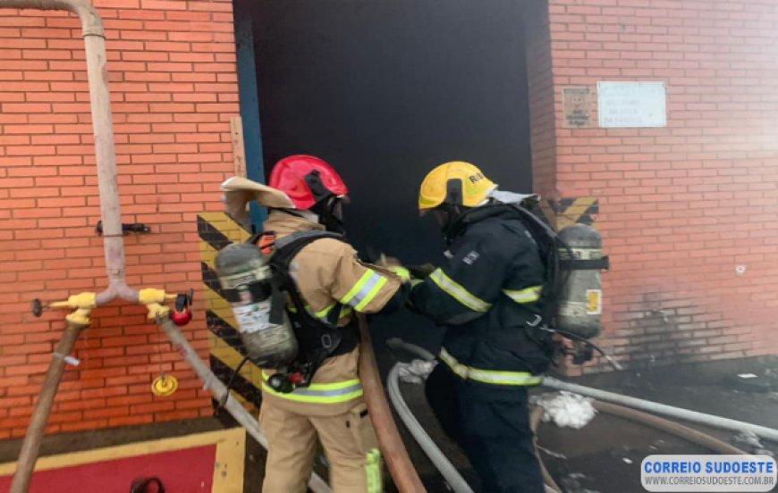 INCÊNDIO EM INDUSTRIA TÊXTIL EM GUAXUPÉ