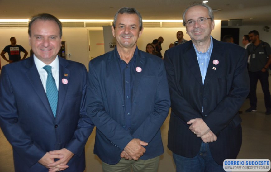 DEPUTADO ARANTES REPRESENTA A ASSEMBLEIA LEGISLATIVA EM REUNIÃO DO GOVERNADOR ZEMA COM PREFEITOS