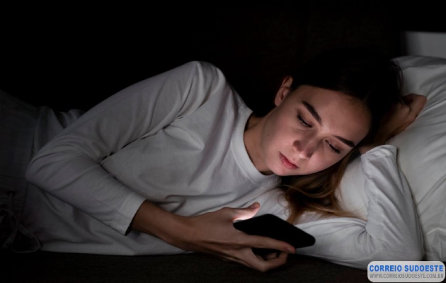 Adultos no Carrossel Digital: O esgotamento mental de quem não consegue mais se desconectar