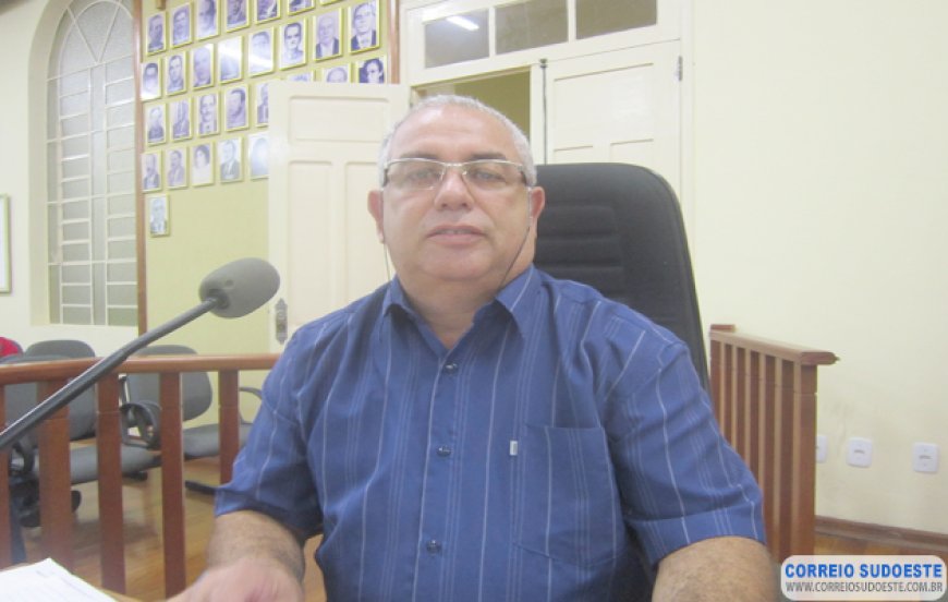 Limpeza de terrenos:  até vereadores da base aliada do prefeito discordam de projeto
