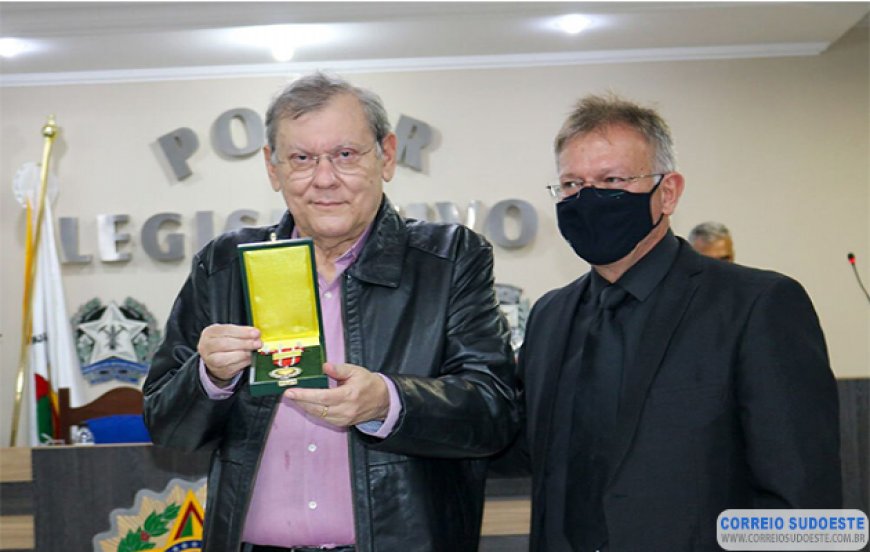 COMARCA DE MUZAMBINHO HOMENAGEIA JORNALISTA MILTON NEVES