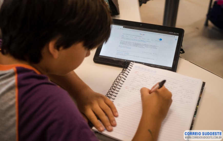 ESCOLA LIBERA ACESSO AO CONTEÚDO PEDAGÓGICO ONLINE PARA AS CRIANÇAS DE TODO O BRASIL
