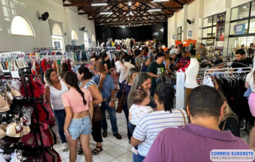 Mega Feirão “Março Maluco” atrai grande público e é considerado um grande sucesso em Guaxupé
