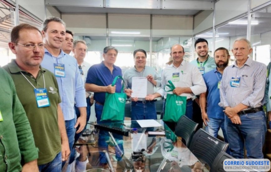 Cooxupé e Sistema FAEMG/Senar renovam convênio na Femagri 2026